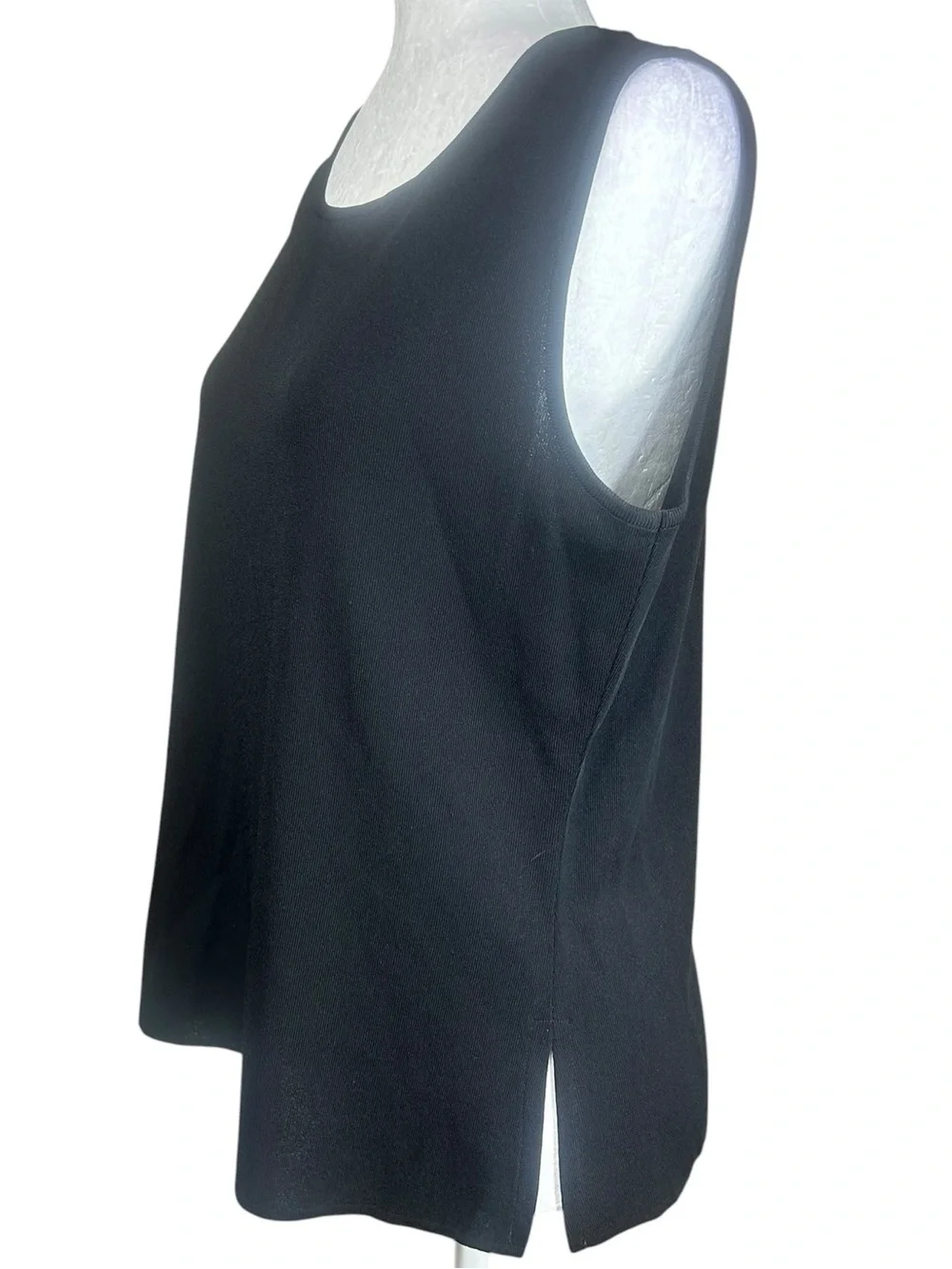 Misook Knit Double Scoop Neck Sleeveless Tank Med Elevated Basic Quiet Luxury - Picture 4 of 7